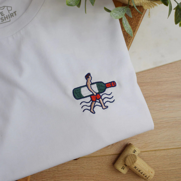 Embroidered T-shirt | Wine Surf